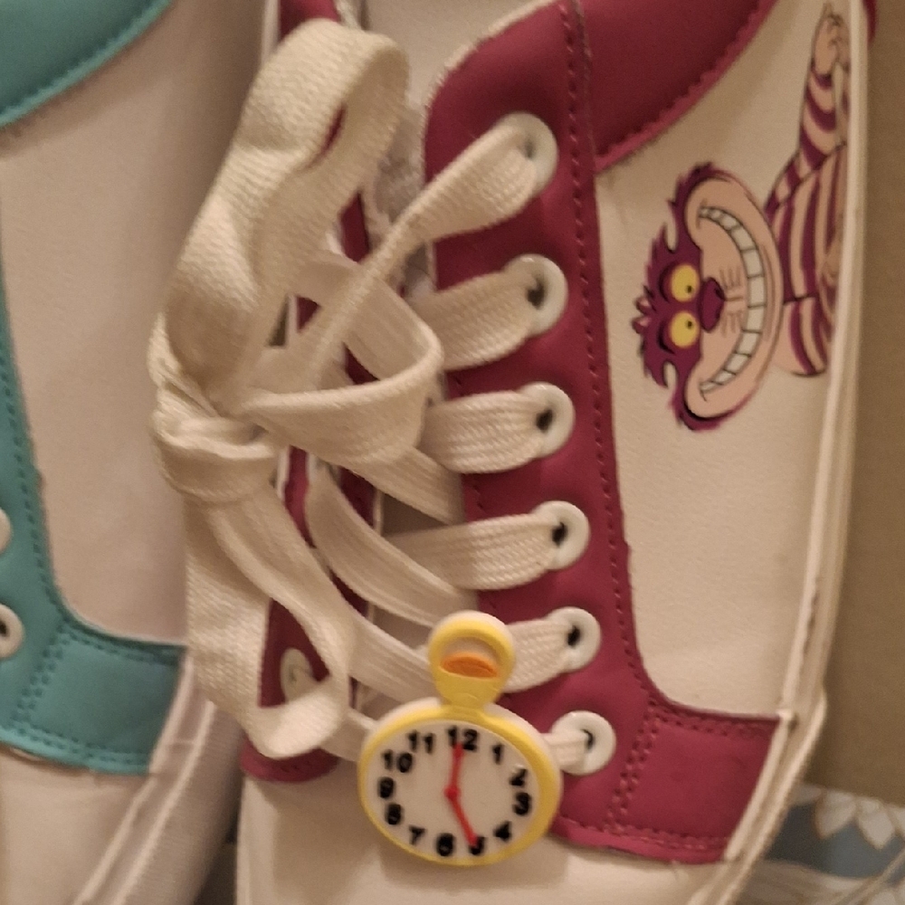 Colorful Lace-Up Shoes - Picture 7 of 8